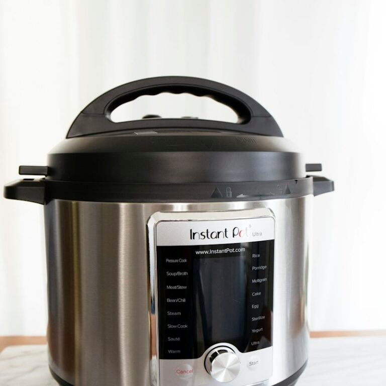 Instant Pot 7-in-1 Pressure Cooker 6Qt – home pick in the Play Projekt USA Store