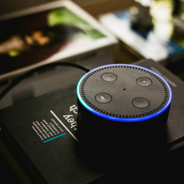 Smart Speaker with Voice Assistant – electronics pick in the Play Projekt USA Store